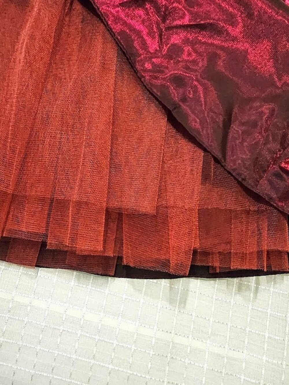 Vintage Sue Wong Nocturne Burgundy Iridescent Taffeta Beaded Gown, Size 4 - Picture 12 of 15